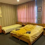 מלון Airport Szallo 3*