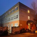 Airport Szallo Hotel