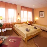 Airport Szallo Hotel