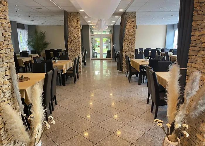 扎罗机场酒店 酒店