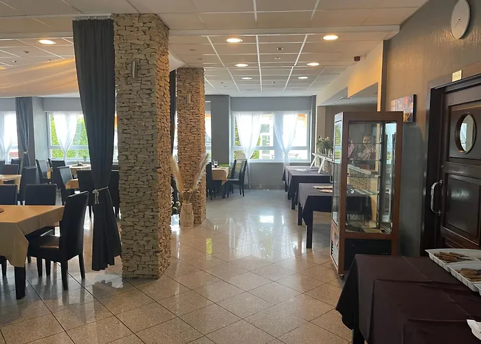 扎罗机场酒店 3* Tokol
